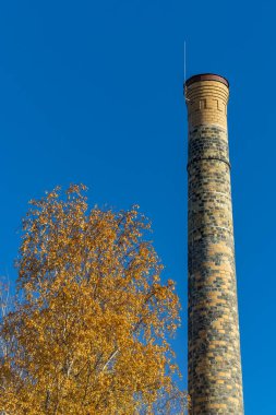 Stockholm, İsveç Vinterviken parkında dinamit yapmak için Alfred Nobel tarafından kullanılan eski bir tuğla baca..