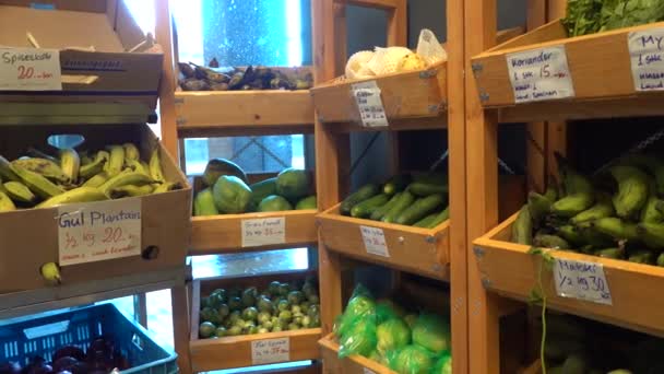 Odense Dinamarca Frutas Verduras Exóticas Para Venta Supermercado Indio — Vídeo de stock