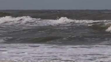 Tornby Strand, Danimarka Kuzey Denizi ve Skagerrak kıyıları rüzgarlı bir günde. 