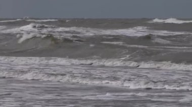 Tornby Strand, Danimarka Kuzey Denizi ve Skagerrak kıyıları rüzgarlı bir günde. 