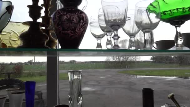 Океан Дания Glassware Витрине Антикварного Магазина — стоковое видео