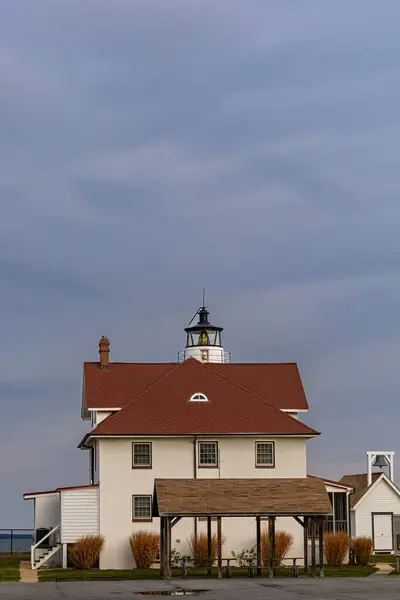 美国马里兰州科沃角历史性的科沃角灯塔 — 图库照片