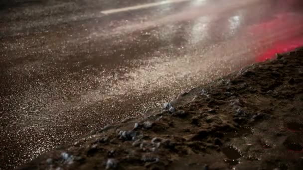 Estocolmo Suecia Salpicaduras Nieve Hielo Agua Derretida Tráfico Nocturno Una — Vídeo de stock