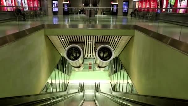 Sztokholm Szwecja Schody Ruchome Nowoczesnej Stacji Kolejowej Odenplan — Wideo stockowe