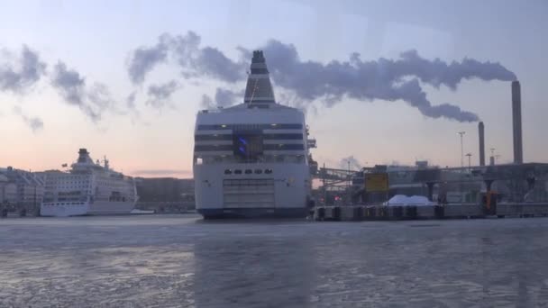 Sztokholm Szwecja Widok Okna Promu Komunikacji Miejskiej Płynącego Przez Port — Wideo stockowe