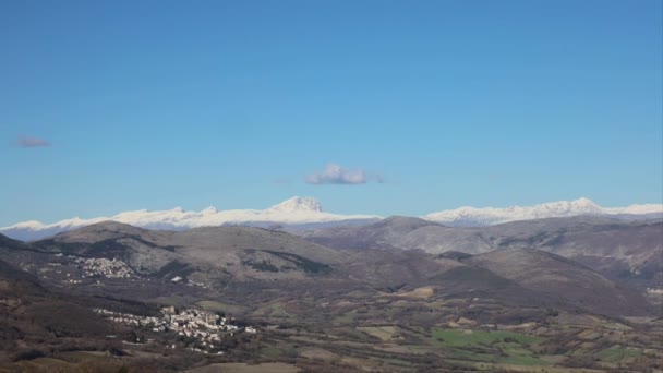 Goriano Sicoli Itálie Panoramatický Pohled Zasněžené Hory Regionu Abruzzo — Stock video