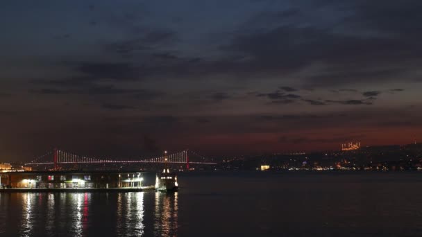 Stambuł Turcja Prom Pasażerski Świcie Bosfor — Wideo stockowe