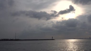 İstanbul, Türkiye İstanbul 'daki İstanbul limanında feribotla gezen yolcuların manzarası. 
