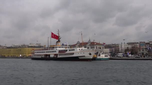 Istanbul Turkije Uitzicht Vanaf Een Passagiersveerboot Haven Van Istanbul Bosporus — Stockvideo