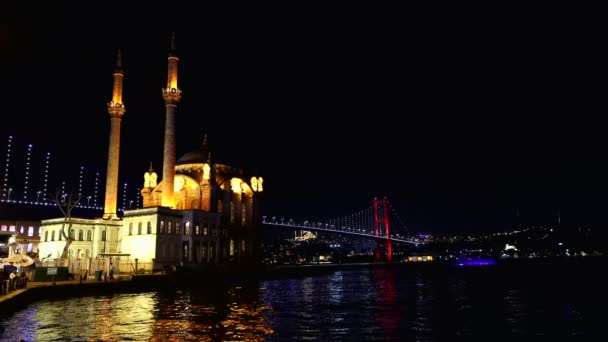 Стамбул Турция Ночной Вид Большой Мечидие Ортакий Мост Мучеников Июля — стоковое видео