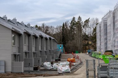 Stockholm, İsveç 28 Mart 2024 Kallbrink banliyösünde yeni ev geliştirme ve inşaat.