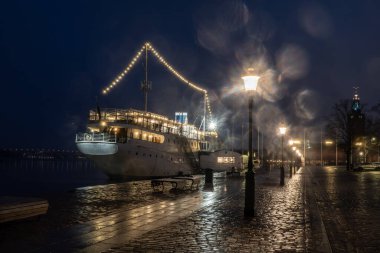 Stockholm, İsveç 29 Mart 2024 Riddarholmen Adası 'ndaki Leydi Hutton restoran gemisi..