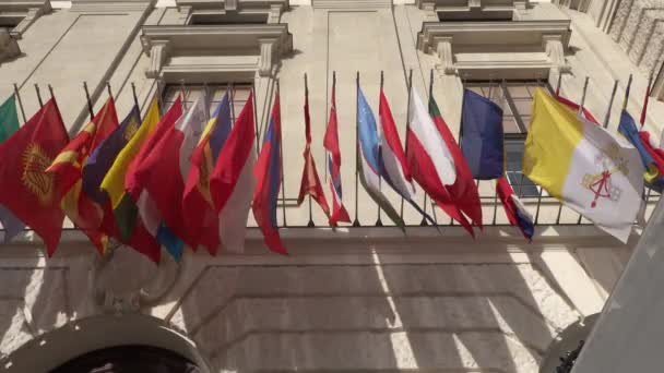 Wiedeń Austria Flagi Świata Wiejące Wietrze Pałacu Hofburg — Wideo stockowe