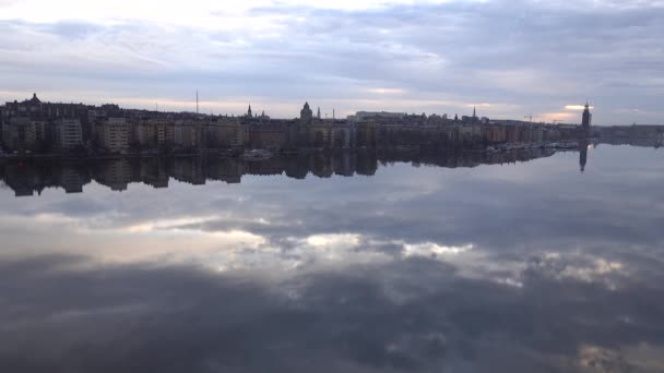 Stockholm Svédország Kilátás Nyugati Hídról Városháza Gamla Stan Riddarfjarden Felé — Stock videók