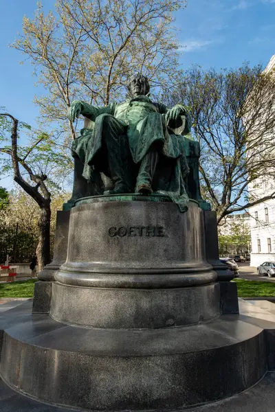 Viena Áustria Abril 2024 Uma Estátua Goethe Edmund Hellmer Revelada Imagens De Bancos De Imagens