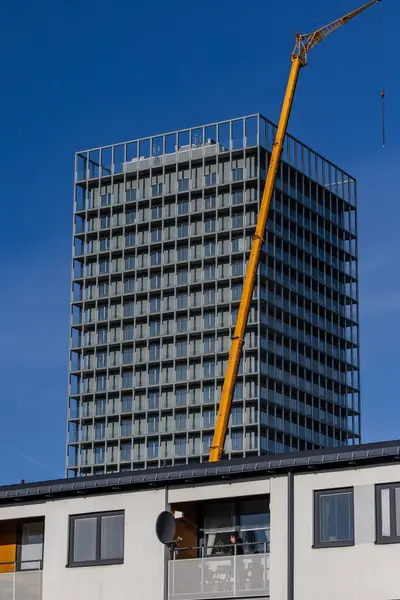 Sztokholm Szwecja Kwietnia 2024 Budowa Nowej Wieży Mieszkalnej Dzielnicy Skarholmen Zdjęcia Stockowe bez tantiem