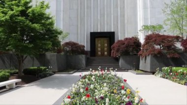 Kensington, Maryland, ABD Mormon Tapınağı veya Washington D.C. Tapınağı cephesi