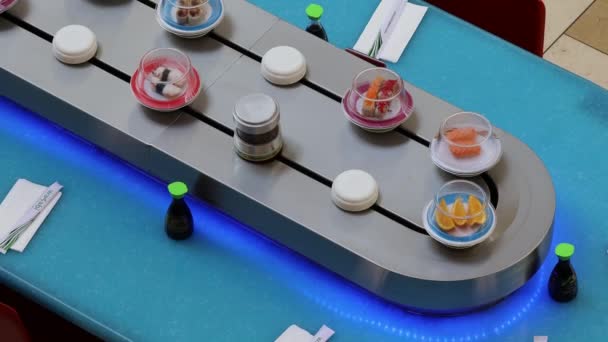 Sushi Barche Una Giostra Ristorante — Video Stock