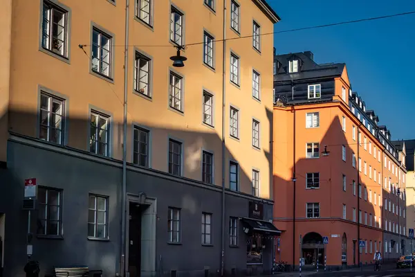 Stockholm, İsveç 29 Mayıs 2024 Kungsholmen bölgesindeki Pontonjargatan 'ın sabah manzarası.