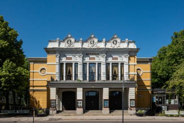 Gavle, İsveç 25 Haziran 2024 Radhusesplanaden 'deki Gavle Tiyatrosu manzarası.