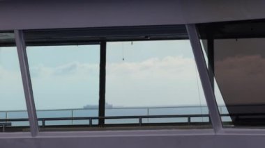 Göteborg, İsveç Danimarka ve İsveç arasındaki Kattegat düzlüklerini geçen bir geminin uçuş köprüsü. 
