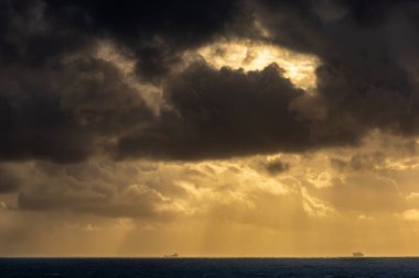 Hirtshals, Danimarka 5 Temmuz 2024 Kuzey Denizi üzerinde gün batımında.