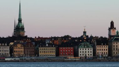Stockholm, İsveç Şafak ve sabahın erken saatlerinde Gamla Stan veya Old Town manzarası. 