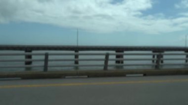 Chesapeake Körfezi Köprüsü Tüneli, Virginia ABD Bir araba Chesapeake Körfezi Köprüsü Tüneli boyunca seyahat