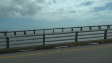 Chesapeake Körfezi Köprüsü Tüneli, Virginia ABD Bir araba Chesapeake Körfezi Köprüsü Tüneli boyunca seyahat