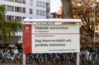 Uppsala, İsveç 28 Ekim 2024 İsveç Uppsala Üniversitesi ve İsveç ve İngilizce Hukuk Kütüphanesi.