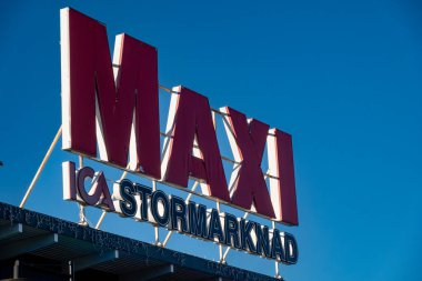 Stockholm, İsveç 29 Ekim 2024 ICA Maxi mağaza zinciri için büyük bir işaret..