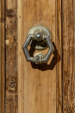 Valletta, Malta Geceleri Sliema bölgesinde sütunlar.