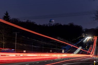 Solomons, Maryland, ABD Gece Rte 4 'te trafik çizgileri
