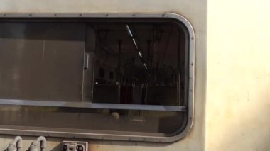 İskenderiye, Mısır İskenderiye şehir merkezindeki hareket halindeki bir tramvaydan manzara.