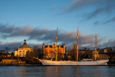 Stockholm, İsveç 31 Ocak 2025 af Chapman yelkenli ve gençlik pansiyonu Stockholm limanına yanaştı..