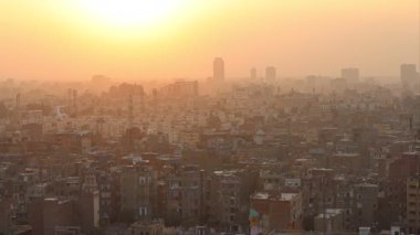 Kahire, Mısır Metropolis şehir merkezinin gün batımı manzarası.