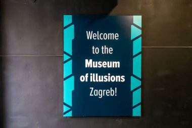 Zagreb, Hırvatistan 24 Mart 2025 İllüzyonlar Müzesi 'ne bir tabela geldi.