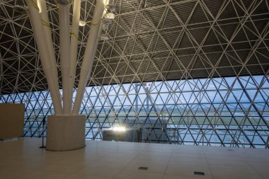 Zagreb, Hırvatistan 28 Mart 2025 Franjo Tudman Havaalanı İçişleri Kalkış Salonu.