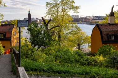 Stockholm, İsveç. Monteliusvagen 'in sabah manzarası. Eski şehrin gözcülerinden..