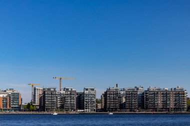 Stockholm, İsveç 16 Mayıs 2025 Hornsbergs Strand bölgesindeki modern binaların manzarası.