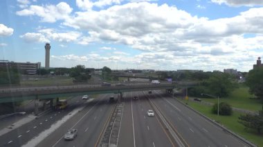 Newark, New Jersey ABD Newark Özgürlük Uluslararası Havalimanı 'ndaki Gökyüzü Treni manzarası