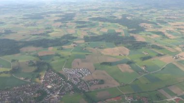Münih, Almanya Tarım Alanları ve uçaktan görülen küçük yollar. 