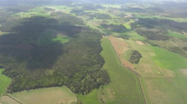 Stockholm, İsveç Yeşil Alanlar ve Arlanda Havaalanı 'na yaklaşan ormanlar. 