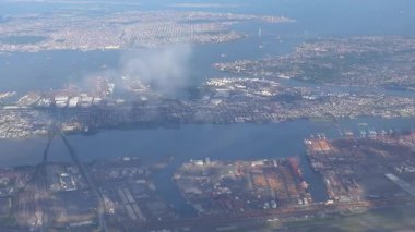 Newark, NJ, ABD Manhattan 'ın dışındaki Newark Limanı' nın havadan görüntüsü. 