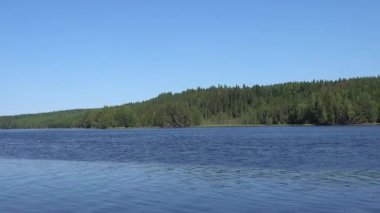 İsveç 'in akarsu manzarası. 