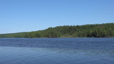 İsveç 'in akarsu manzarası. 