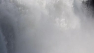 İsveç, Tnnnforsen Şelalesi, İsveç 'in en büyük şelalesi, Indalslven Nehri üzerinde.. 