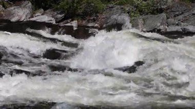 İsveç, Tnnnforsen Şelalesi, İsveç 'in en büyük şelalesi, Indalslven Nehri üzerinde.. 