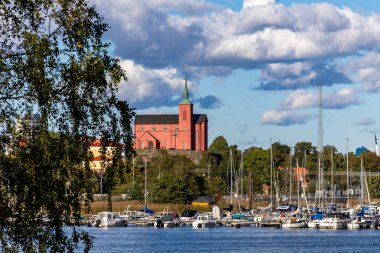Tallberg, İsveç Dalarna 'da Siljan Gölü üzerinde dramatik bir günbatımı.