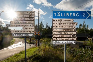 Tallberg, İsveç Dalarna 'da Siljan Gölü üzerinde dramatik bir günbatımı.